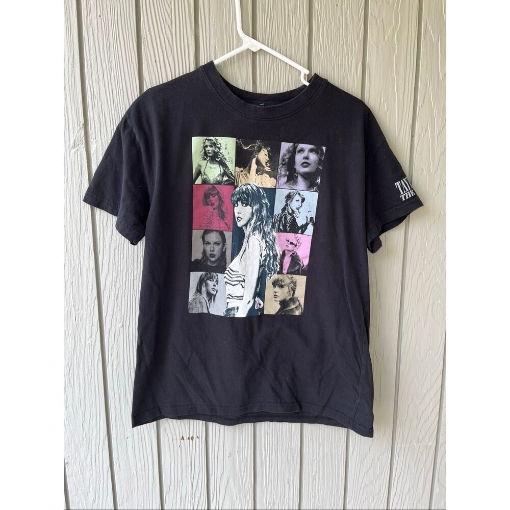 Official Taylor Swift The Eras Tour Collage Graphic T Shirt Black Med NWOT